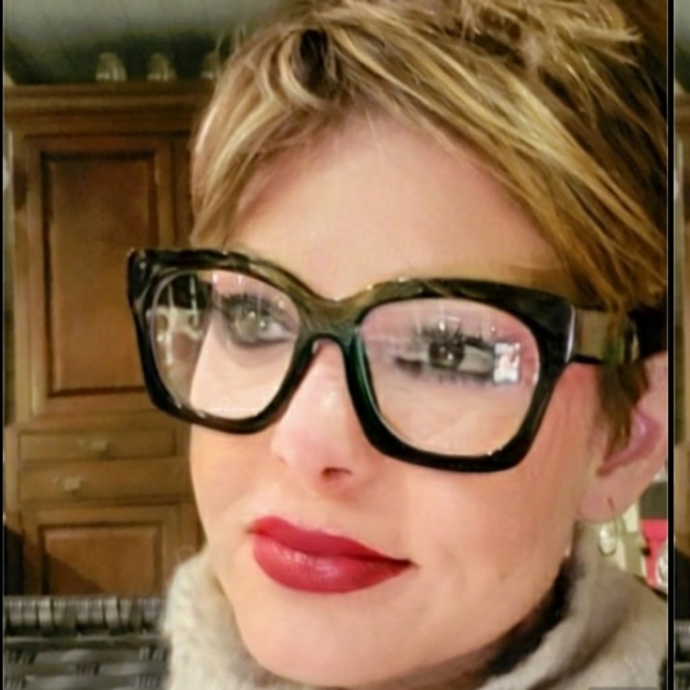 Meet your Posher, Karen